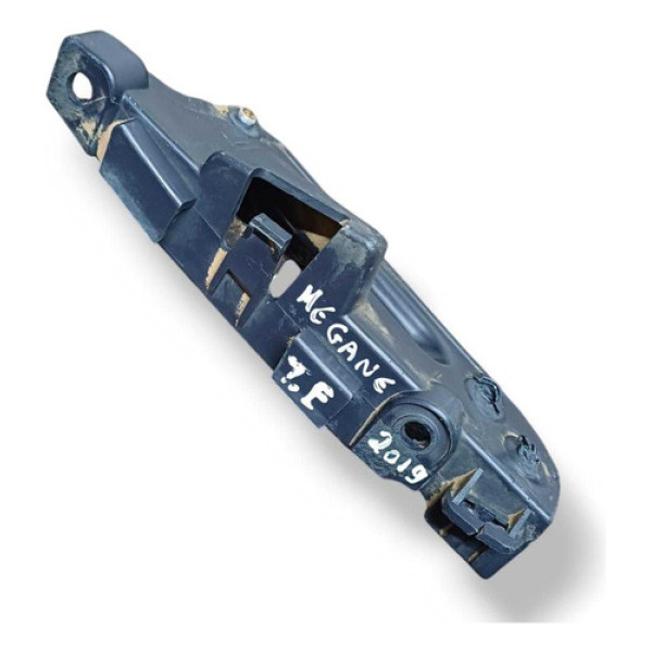 Guia Parachoque Traseiro Esquerdo Megane 2.0 2010 8200765880