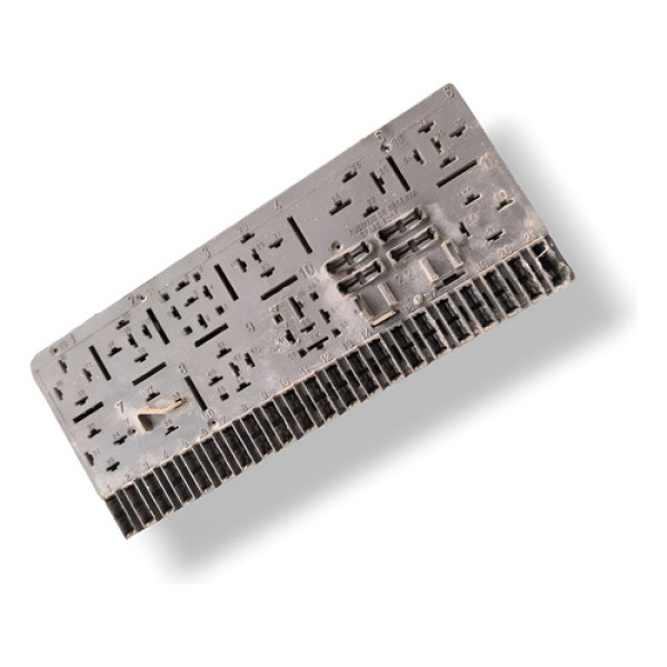 Caixa Fusiveis Volkswagen  Santana 2.0 1998 1999 A 2002