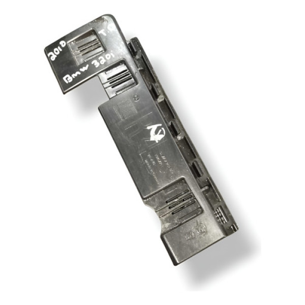 Guia Parachoque Traseira Direita Bmw 320i 2010 2011 2012