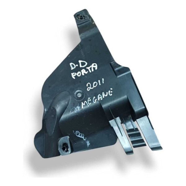 Moldura Porta Dianteira Direita Renault Megane 8200462641