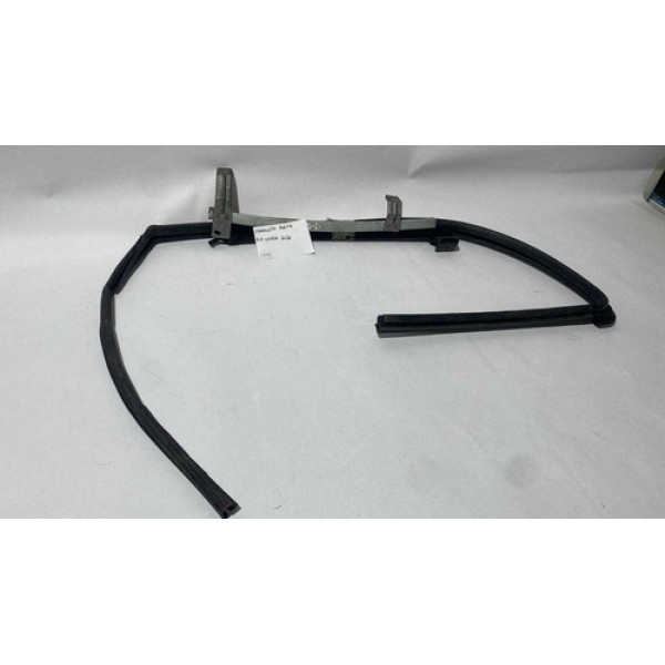 Canaleta Da Porta Dianteira Direita Nissan Versa 2017/2020