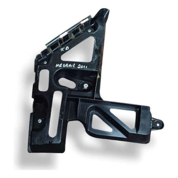 Guia  Parachoque Traseiro Direito Megane 2.0 2010 8200765879