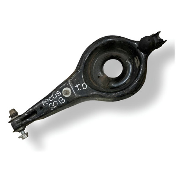 Balança Bandeja Suspensão Traseira Direita Focus 1999 A 2013