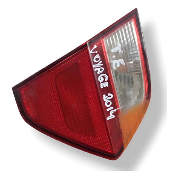 Lanterna Tampa Traseira Volkswagen Voyage1.6 2014 5u5945093f Direito/passageiro Preto