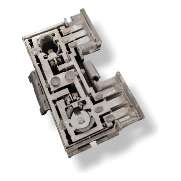 Circuito Lanterna Traseira Esquerda Vw Santana 02 321045259