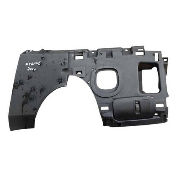 Moldura Caixa Fusível  Parte Inferior Megane 2007 8200176081