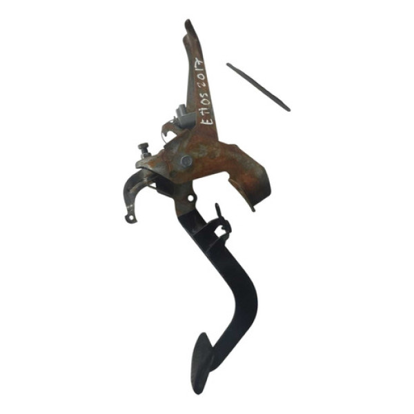 Pedal Embreagem Toyota  Etios 1.5 2014 2015 2016 2017