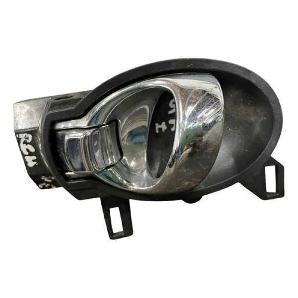 Maçaneta Interna Traseira Esquerda  Nissan March 2011/2012 Traseira