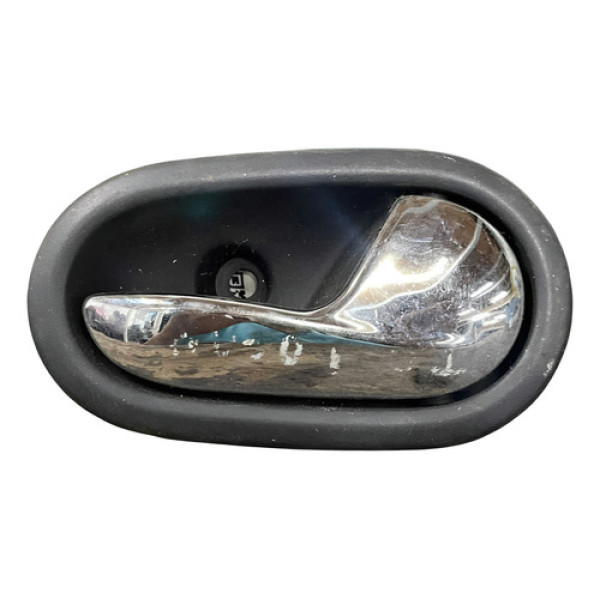 Maçaneta Interna Dianteira Esquerda Renault Sandero 2015 Dianteira