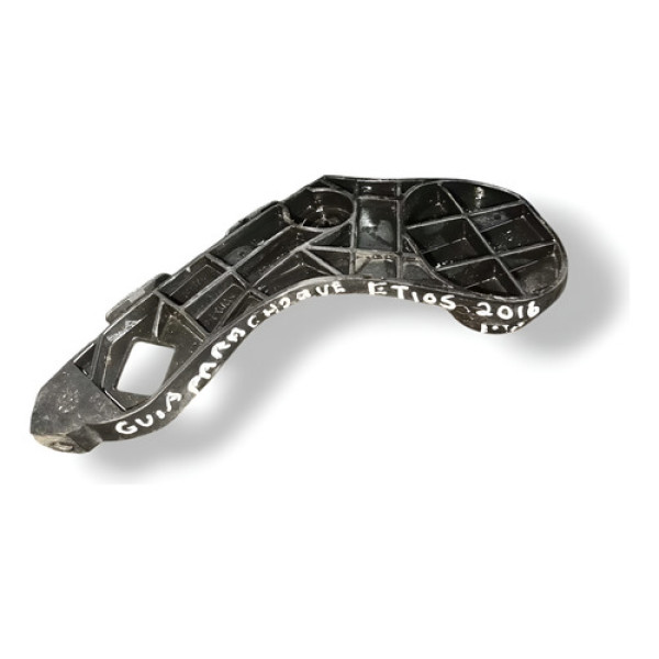 Guia Parachoque Traseiro Esquerdo Toyota Etios 525760d120