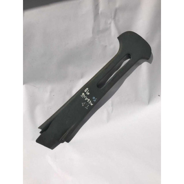 Acabamento Coluna Central Ld Direito Megane 1998 7700835132