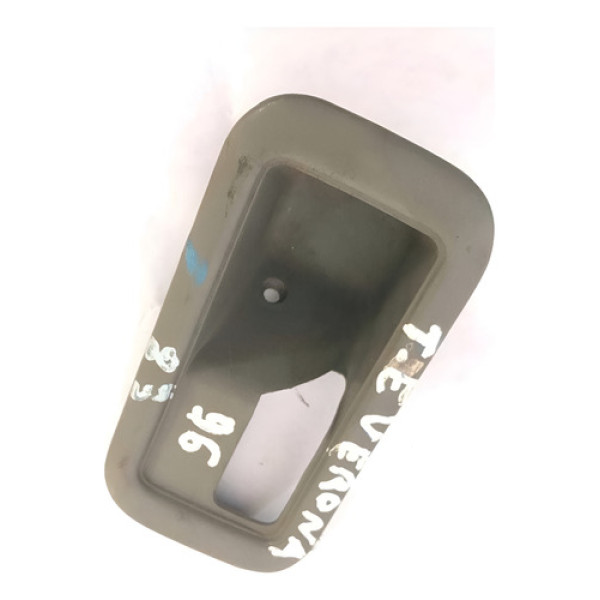 Moldura Maçaneta Tras Esquerda Ford Verona 1996 547837247 - 1 - Traseira