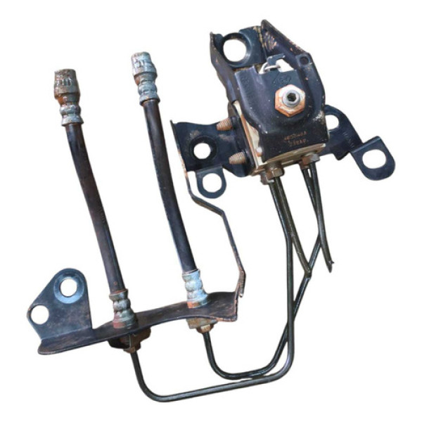 Suporte Valvula Equalizadora De Freio Renault Clio 2001