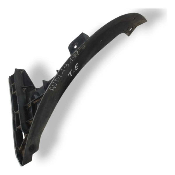 Guia Parachoque Traseiro Esquerdo Audi A3 1997/98 8l0807377