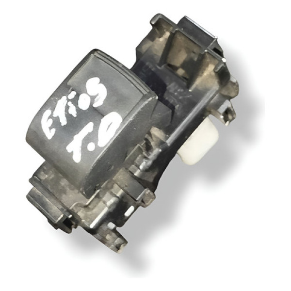 Botão Vidro Traseiro Direito Toyota Etios 2014/2016 1928297