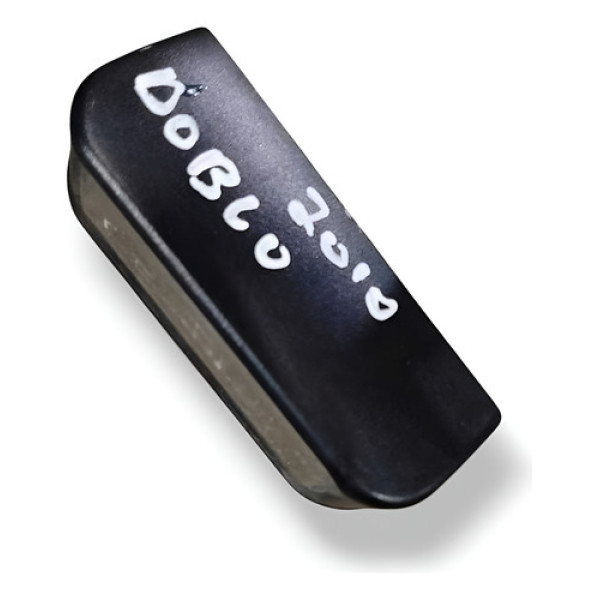 Lanterna Luz De Placa Fiat Doblo Adventure 2010 2011 A 2013