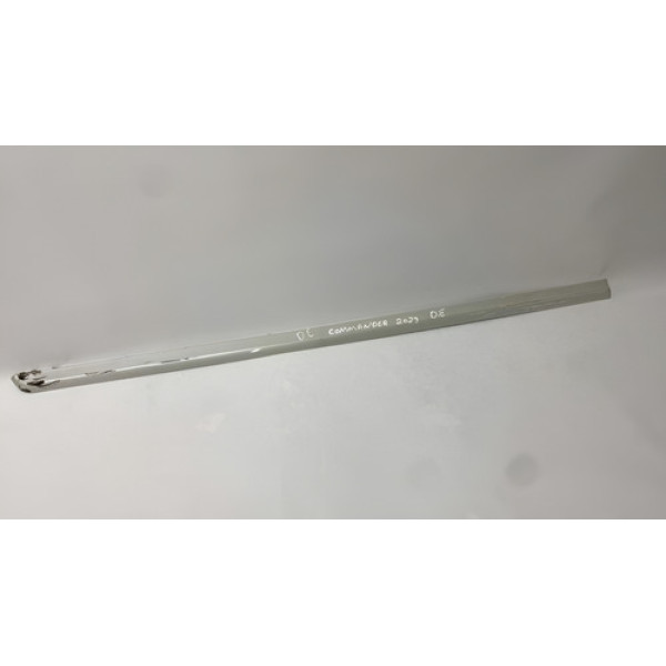 Friso Moldura Porta Dianteira Esquerda Jeep Commander 2023 Prateado