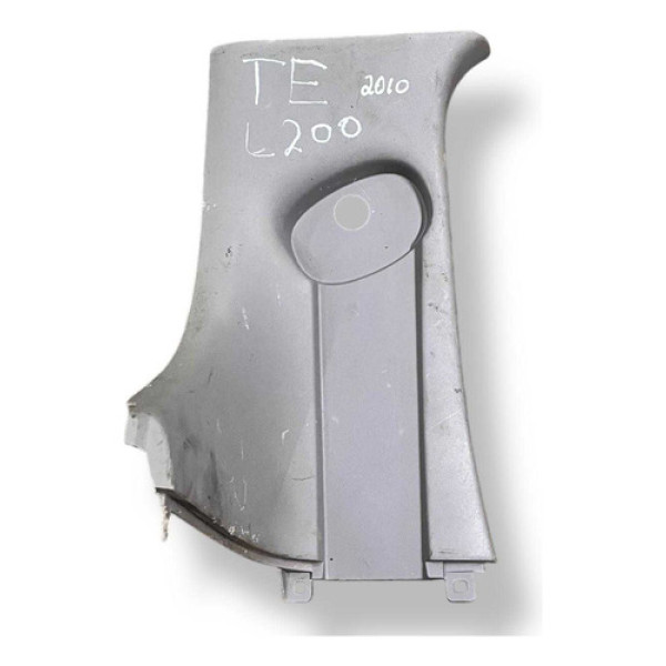 Moldura Coluna Traseira Esquerda Triton  L200 2010 Mn123873h