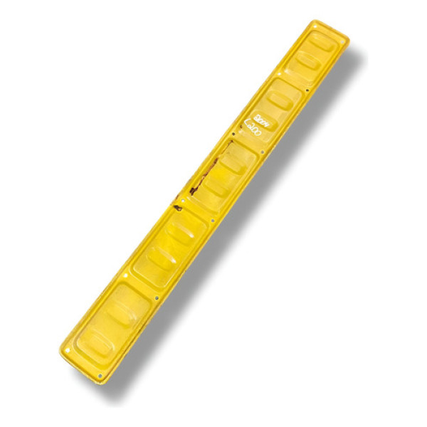Acabamento Tampa Traseira Mitsubishi L200 2004 2005 2006 Amarelo