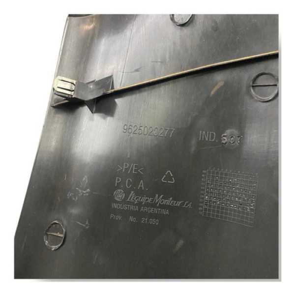 Moldura Coluna Traseira Esquerda Peugeot 206 Sw 08 962502027