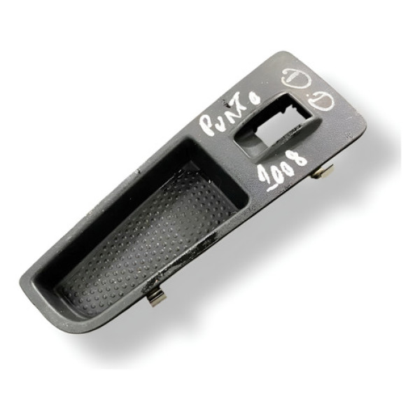 Moldura Botao Dianteiro Direito Fiat Punto 2008 A 2010 31255