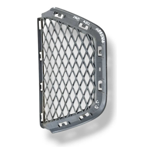 Grade Parachoque Dianteiro Direito Mitsubishi  Pajero 2011