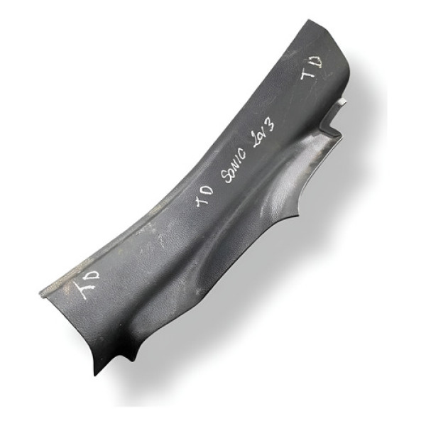 Soleira Porta Traseira Direita Chevrolet Sonic 2013 96876457 Preto