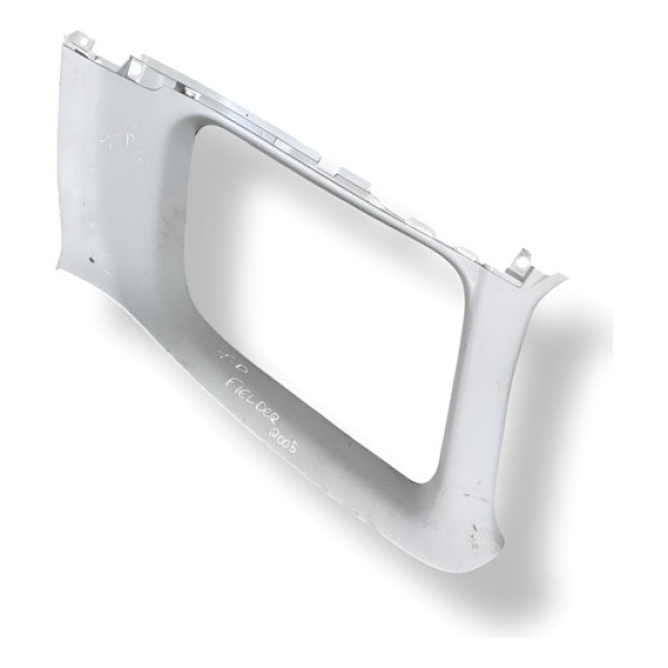 Acabamento Vidro Traseiro Direito Fielder 2005 624702090