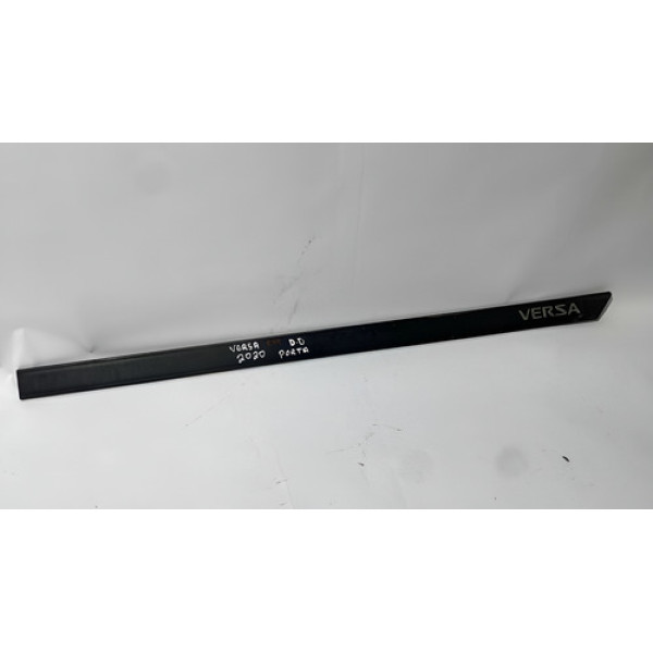 Friso Da Porta Dianteira Direita Nissan Versa 2015/2020 Preto