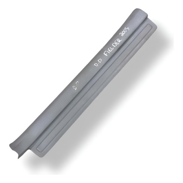 Soleira Dianteira Direita Toyota Fielder 2005 6791302110 - Cinza