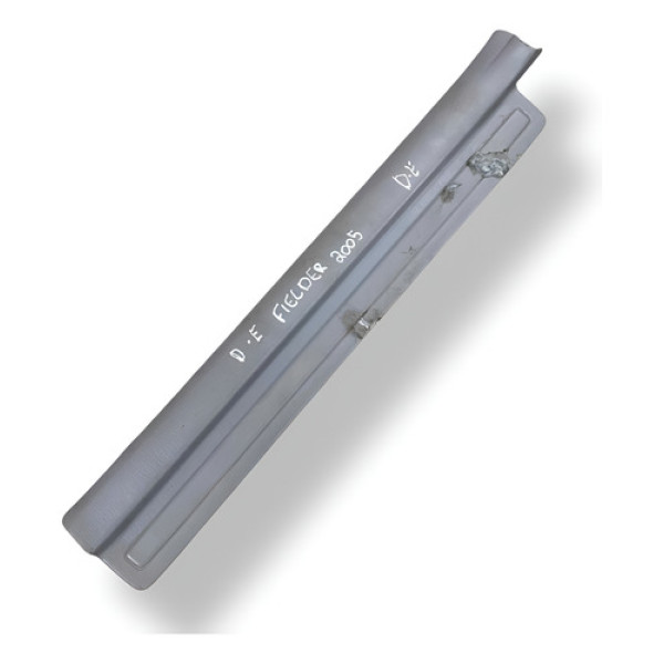 Soleira  Dianteiro Esquerdo  Toyota Fielder 2005  679142110 - Cinza