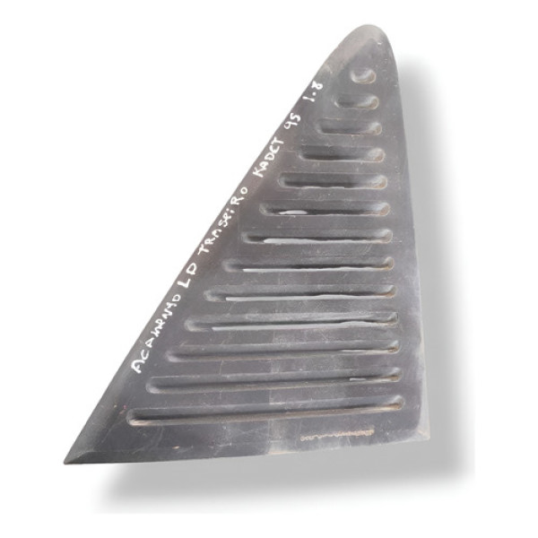 Moldura Saida De Ar Traseiro Direito Gm Kadett 1995 52280069