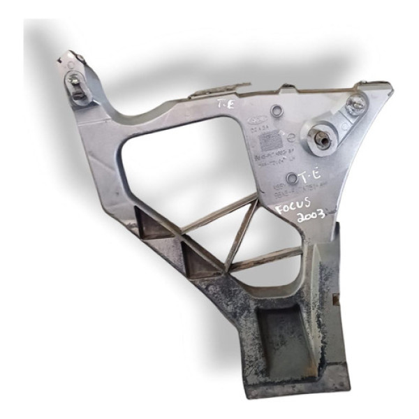 Guia Suporte Párachoque Tras Esquerdo Focus Sedan98abf17a882