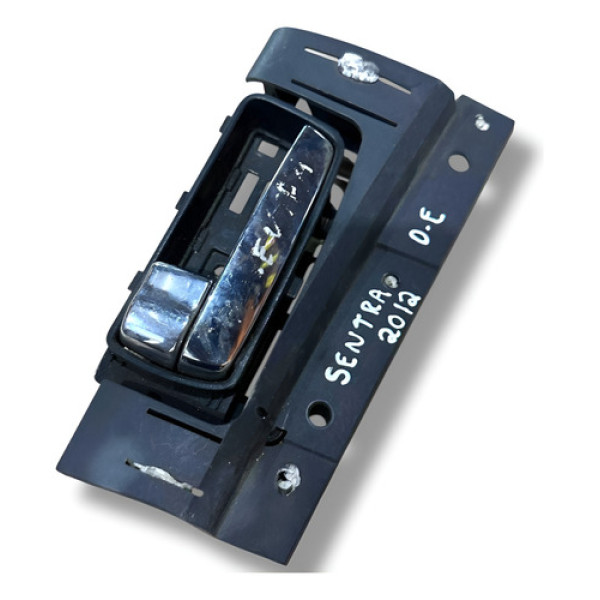 Maçaneta Interna Dianteira Esquerda Nissan Sentra 2012 - Preto - Dianteira