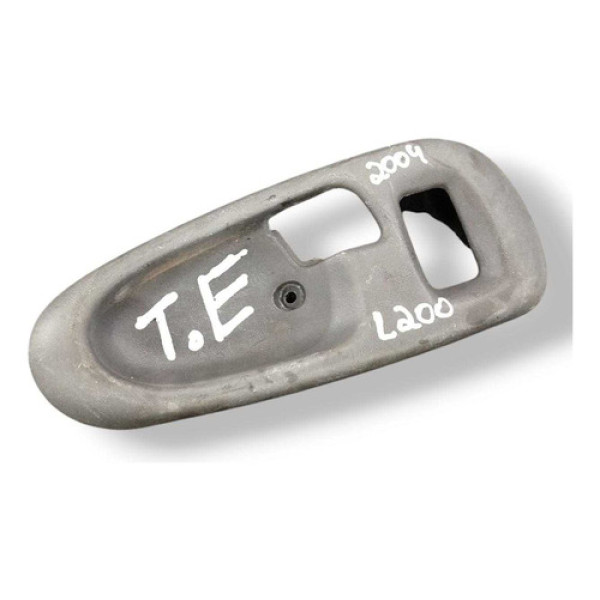 Moldura Maçaneta Int Tras Esquerda L200/pajero 04/12 144545 Preto Traseira