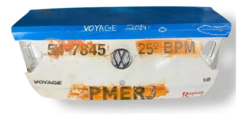 Tampa Traseira Porta Malas Volkswagen Voyage 2014 Detalhe Branco