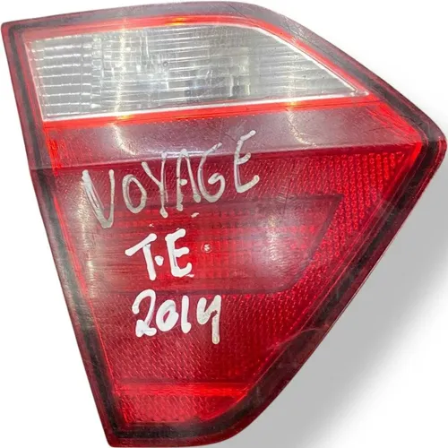 Lanterna Lado Esquerdo Volkswagen Voyage 2013 2014 2015 2016 Esquerdo/motorista Verde-escuro