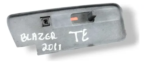 Moldura Trava Porta Traseira Esquerda Blazer 2010 15689173